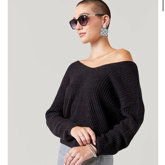 Francesca’s Harper heritage black Andre knot back sweater - Picture 1 of 9